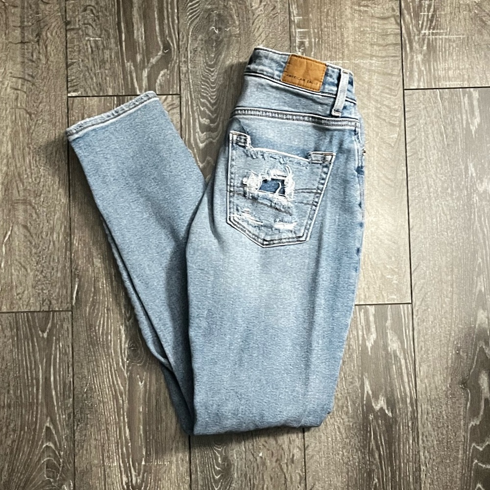 AEO Ripped Stretch Mom Jean - Picture 5 of 9
